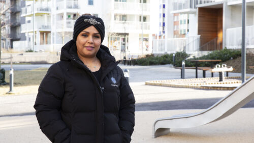 Faten Ali, områdesvärd för ByggVesta vid Rinkebyterrassen