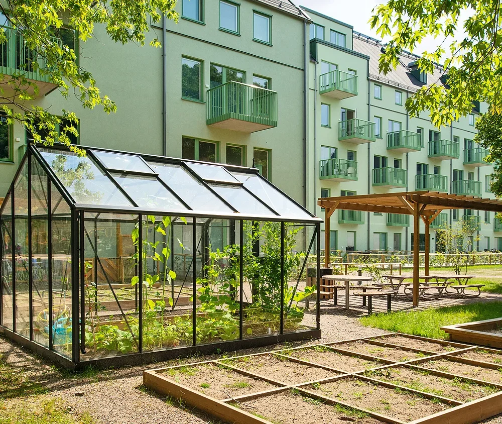 dsc-3102-ret-ml-lowres16x9 (1)-komp